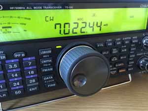 Amateur radio transmitter receiver for which sensitivity is quoted as signal to noise ratio, SNR
